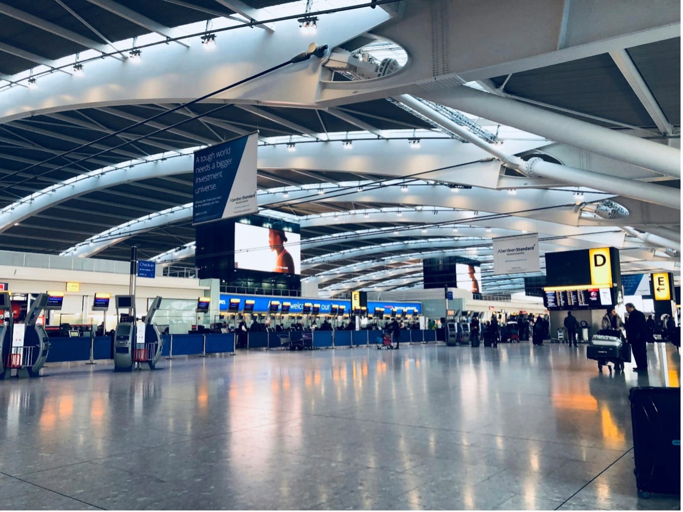 Heathrow Airport Transfers vs. Ride-Sharing Services. Heathrow Airport Transfers vs. Ride-Sharing Services.